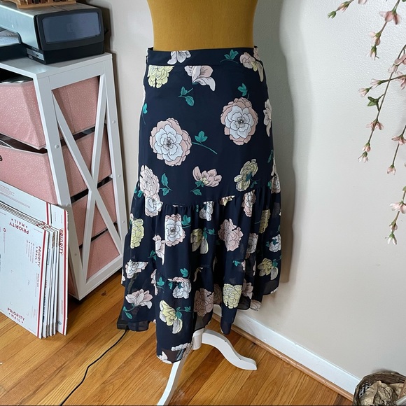 Ann Taylor LOFT tiered petite floral maxi skirt - Picture 5 of 7